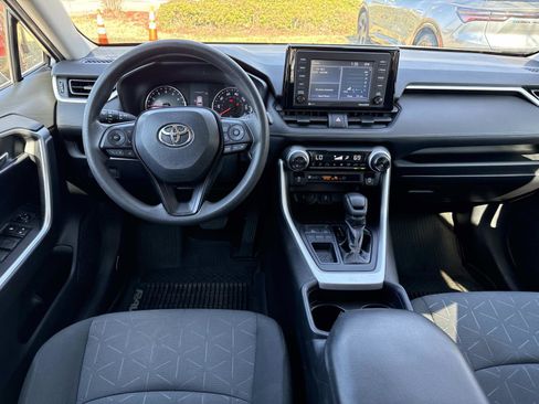 Used 2020 Toyota RAV4 XLE image 17