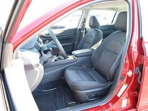 Certified 2025 Nissan Altima 2.5 SV w/ SV Premium Package FWD image 8