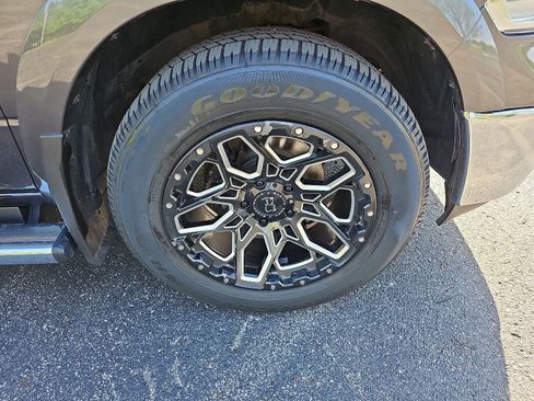 Used 2017 RAM 1500 Laramie w/ Convenience Group AWD/4WD image 10