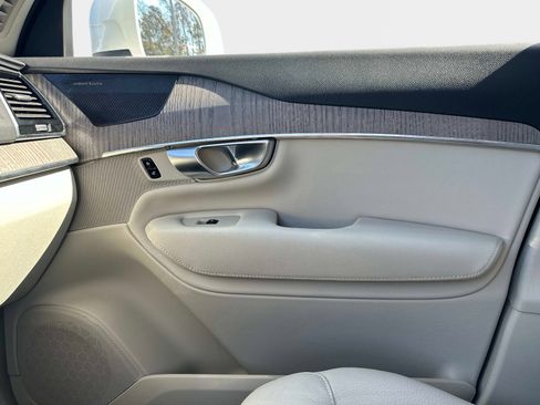 Certified 2023 Volvo XC90 B6 Plus w/ Protection Package Premier image 21