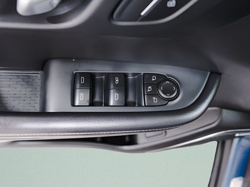 Used 2025 Buick Enclave Preferred FWD image 27