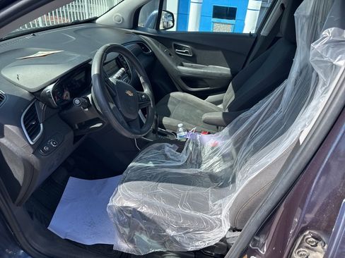 Used 2019 Chevrolet Trax LS image 19