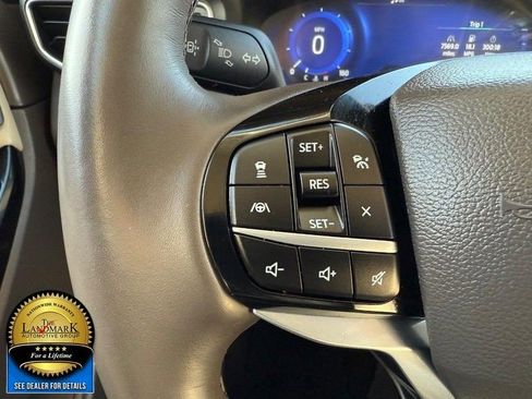 Used 2022 Ford Explorer Platinum w/ Equipment Group 601A image 10