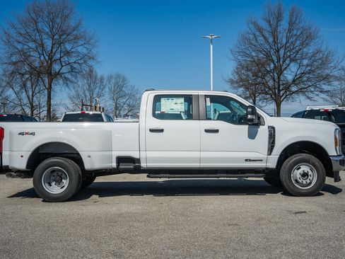 New 2026 Ford F350 XL image 3