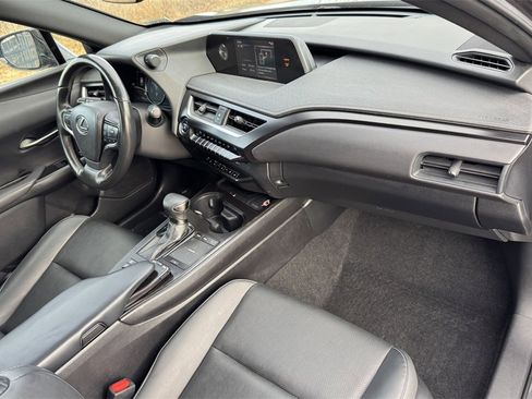 Used 2022 Lexus UX 250h w/ Premium Package image 31