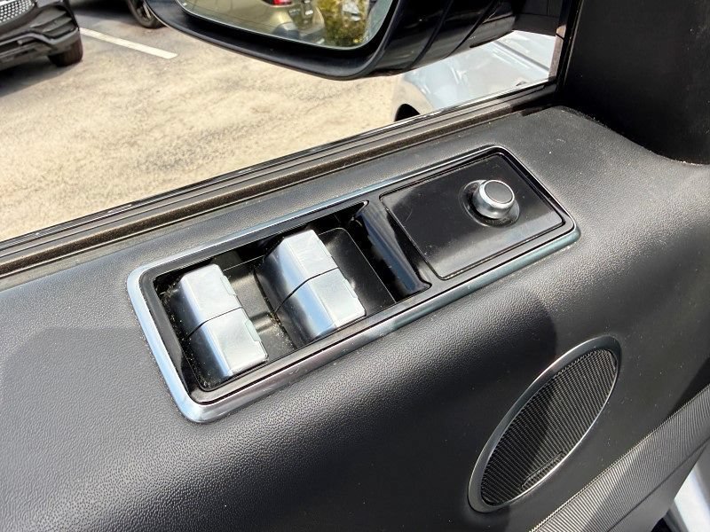 Used 2019 Land Rover Range Rover Sport Supercharged AWD/4WD image 31