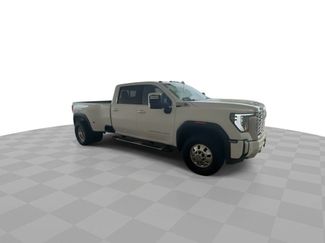 Used 2025 GMC Sierra 3500 Denali w/ Denali Reserve Package AWD/4WD video 2