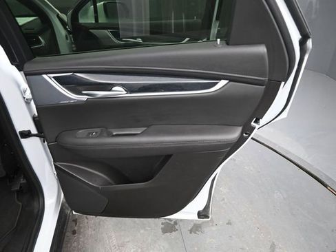 Certified 2025 Cadillac XT5 Premium Luxury image 16