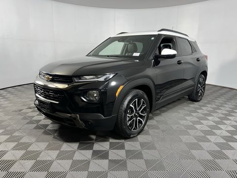 Used 2023 Chevrolet TrailBlazer ACTIV w/ Sun and Liftgate Package image 10