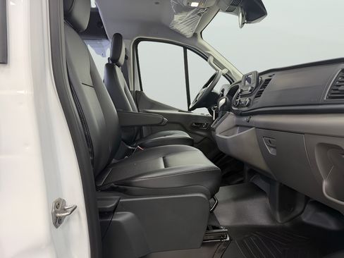 Used 2024 Ford Transit 250 Low Roof RWD image 12
