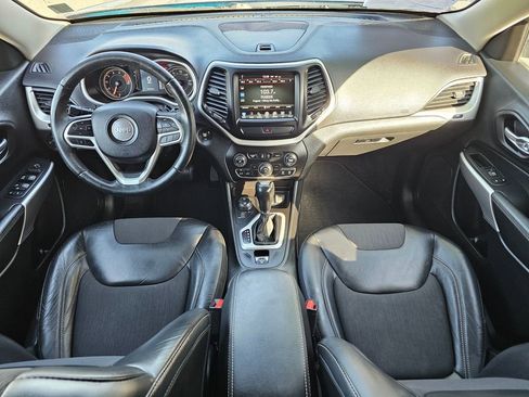 Used 2018 Jeep Cherokee Latitude Plus image 15