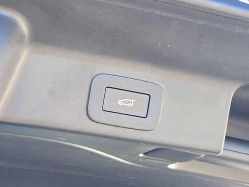 Used 2024 Jaguar F-PACE R-Dynamic S image 25