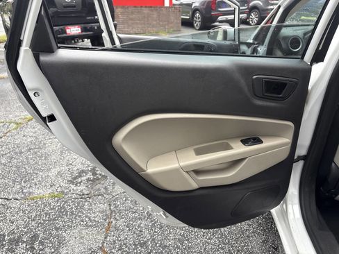 Used 2019 Ford Fiesta SE image 24