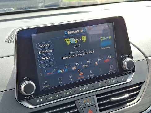 Used 2025 Nissan Altima 2.5 SV image 17