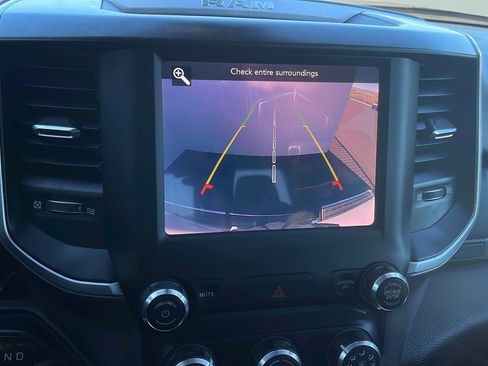 Used 2019 RAM 1500 Big Horn AWD/4WD image 16