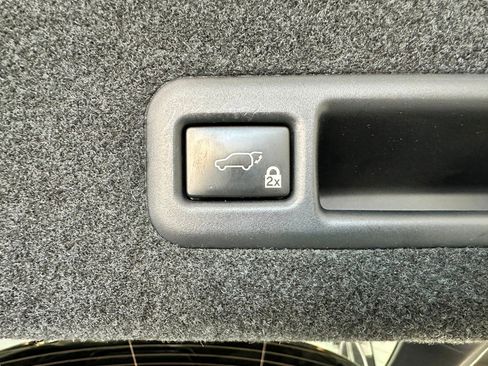 Used 2019 Lexus RX 350L w/ Premium Package image 36