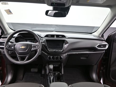 Used 2022 Chevrolet TrailBlazer LT w/ Convenience Package image 28