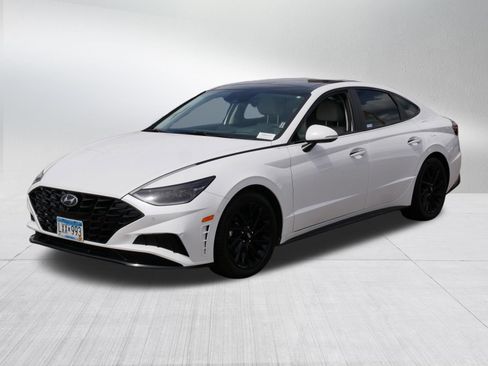 Used 2022 Hyundai Sonata Limited FWD image 3