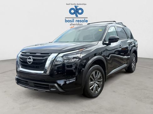 Used 2025 Nissan Pathfinder SV w/ Cargo Package image 2