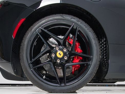 Certified 2021 Ferrari F8 Tributo RWD image 19