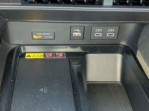 Used 2025 Toyota Camry LE FWD image 22