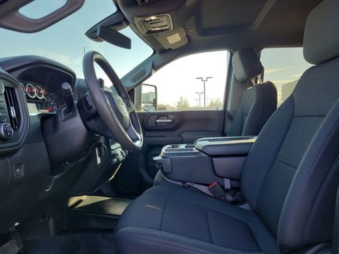 Used 2022 Chevrolet Silverado 2500 W/T w/ Gooseneck/5TH Wheel Package image 16