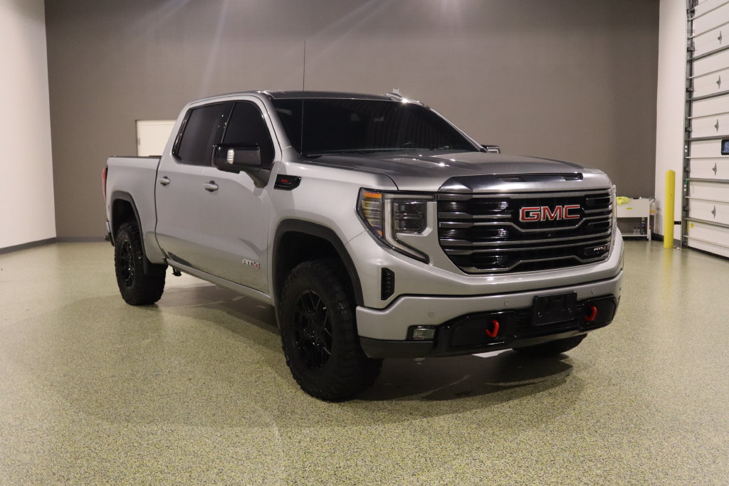 Used 2023 GMC Sierra 1500 AT4 w/ AT4 Preferred Package AWD/4WD image 1