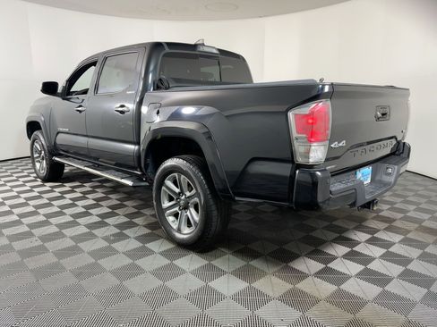 Used 2018 Toyota Tacoma Limited image 3