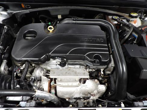 Used 2020 Chevrolet Malibu LS FWD image 19