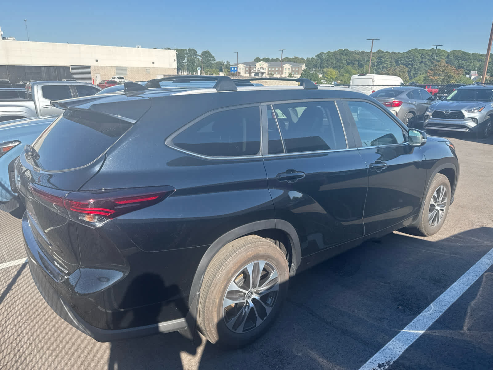 Certified 2026 Toyota Highlander XLE AWD/4WD image 4
