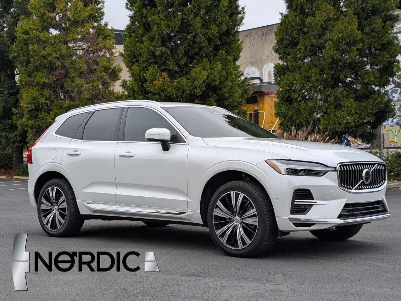 Used 2022 Volvo XC60 T8 Inscription w/ Advanced Package AWD/4WD image 1