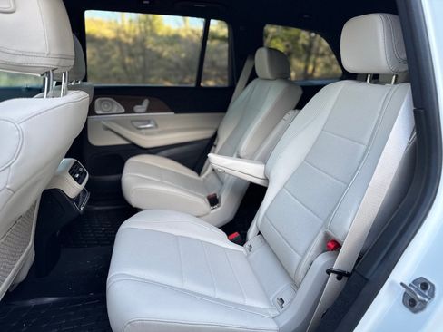 Used 2025 Mercedes-Benz GLS 450 4MATIC image 24