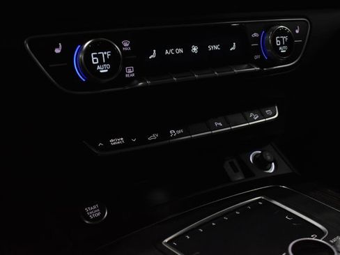 Used 2020 Audi Q5 e Premium Plus w/ Premium Plus Package image 19