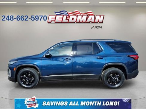 Used 2023 Chevrolet Traverse LT FWD image 2