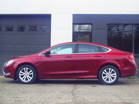 Used 2015 Chrysler 200 Limited w/ Convenience Group FWD image 2