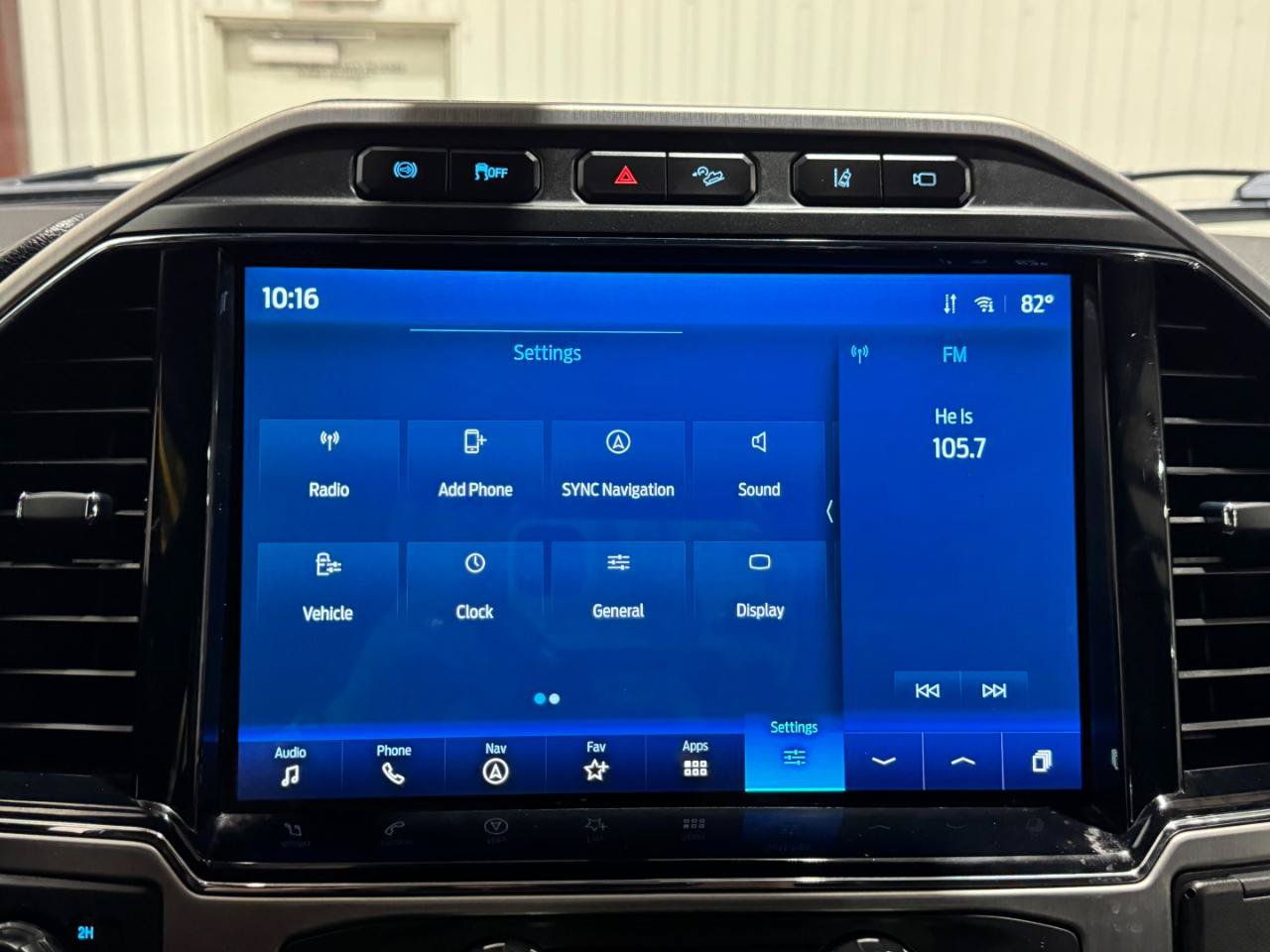 Used 2022 Ford F450 Platinum w/ FX4 Off-Road Package AWD/4WD image 42