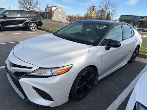 Used 2020 Toyota Camry XSE image 1