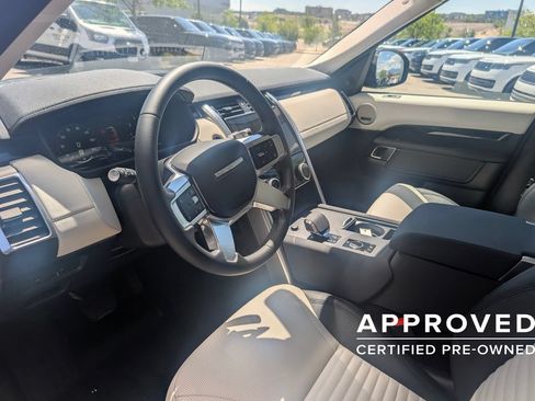 Used 2025 Land Rover Discovery S AWD/4WD image 22