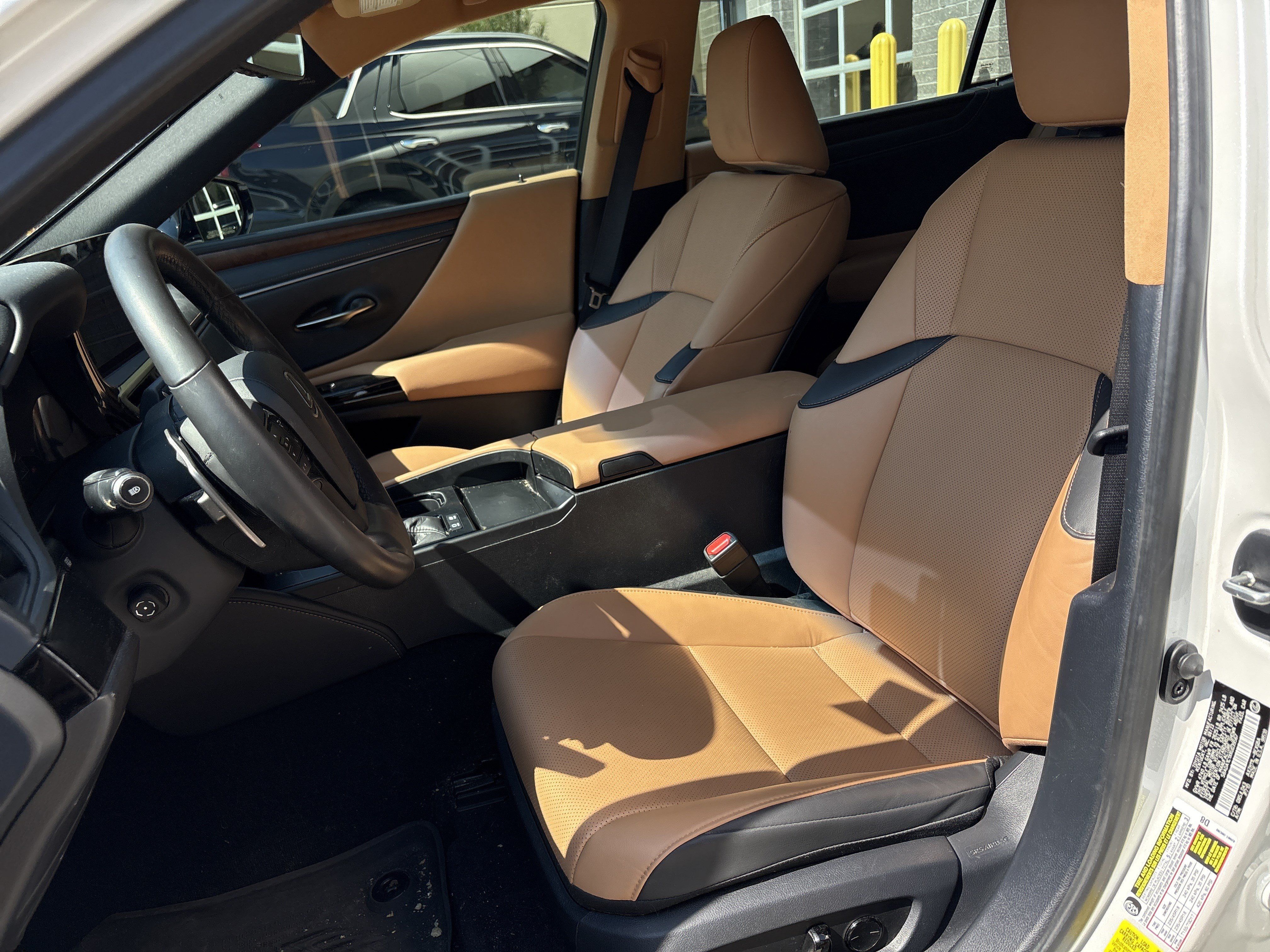 Used 2024 Lexus ES 300h w/ Premium Package FWD image 16