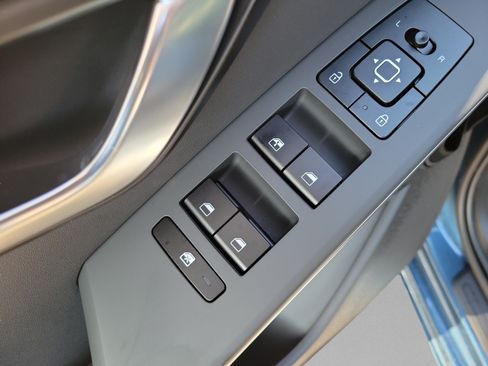 New 2026 Kia Niro EX FWD image 13