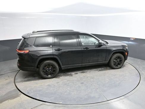 Used 2024 Jeep Grand Cherokee L Laredo AWD/4WD image 39