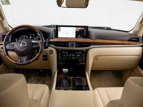 Used 2020 Lexus LX 570 4WD w/ Luxury Package image 12