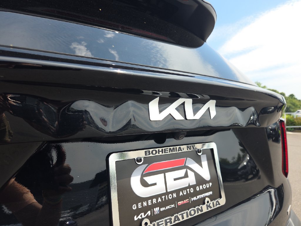 Used 2023 Kia Sorento LX AWD/4WD image 6