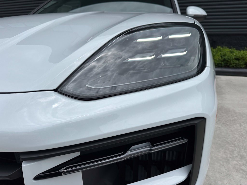 Used 2026 Porsche Cayenne S AWD/4WD image 9