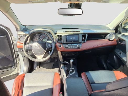 Used 2014 Toyota RAV4 Limited w/ Technology Package image 25