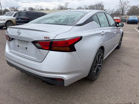 Used 2025 Nissan Altima 2.5 SR image 5