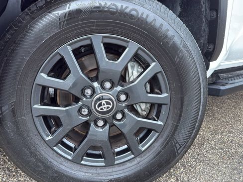 Used 2025 Toyota 4Runner SR5 RWD image 28