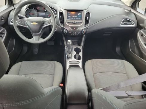 Used 2017 Chevrolet Cruze LT w/ Convenience Package FWD image 10