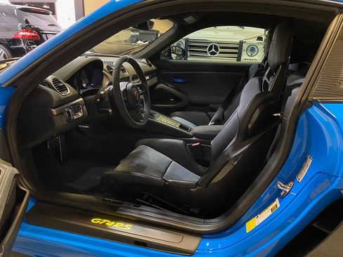 Used 2023 Porsche 718 Cayman GT4 RS image 25