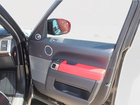 Used 2016 Land Rover Range Rover Sport Supercharged image 30